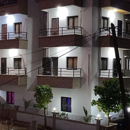 Hotel Residence Aicha Tambacounda Bagian luar foto