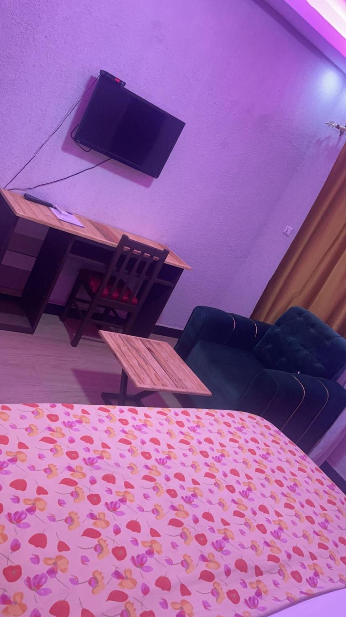 Hotel Residence Aicha Tambacounda Bagian luar foto